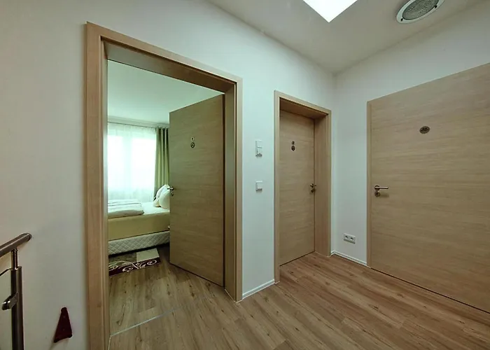 Fuer 4 Personen In *